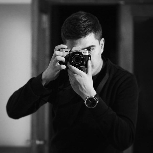 Ședință foto de brand personal în studio București - portret pentru fotograful tău profesional