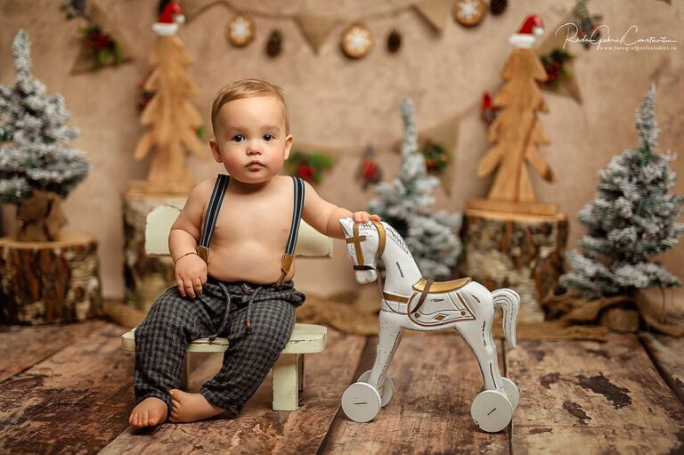 Ședință foto de Crăciun în studio: decor și ținute care funcționează